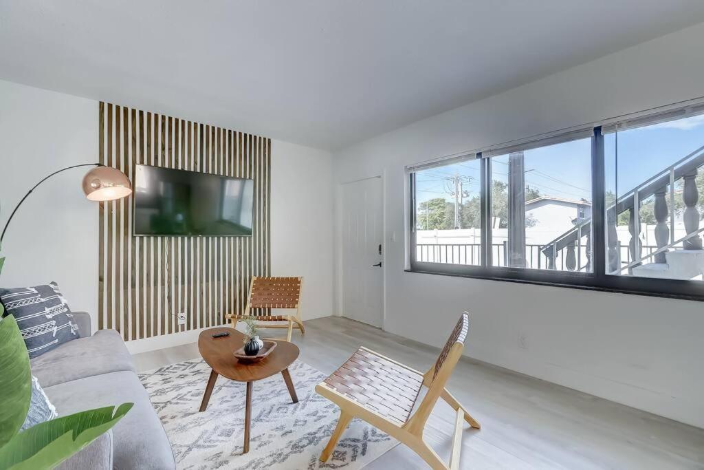 Chic Retreat: 2Br Apartment! Fort Lauderdale Extérieur photo